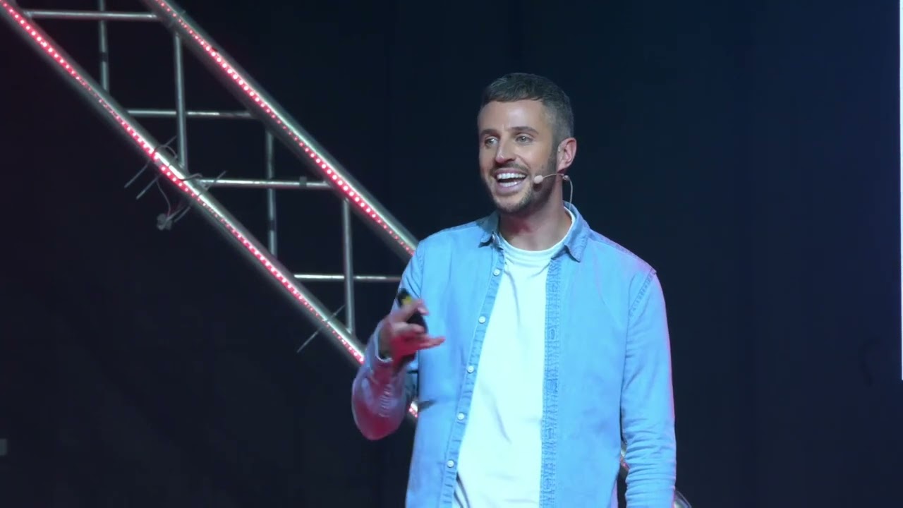 TEDxBlois : Aurélien Guihéneuf - Votre smartphone a quelque chose à vous dire